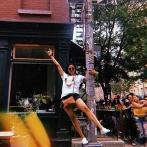 Meet your Posher, Andrea